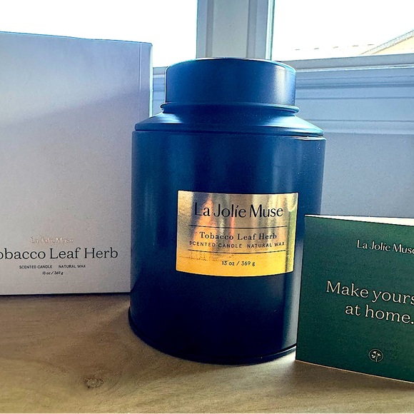 New! LA JOLIE MUSE fragrance candle in Tobacco Leaf - Picture 2 of 4